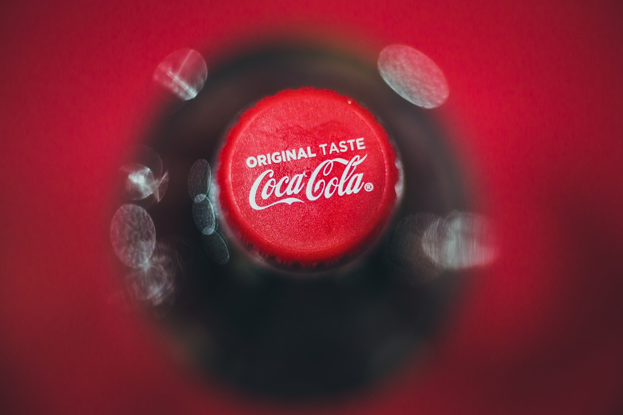 Η νέα χριστουγεννιάτικη διαφήμιση της Coca-Cola που δημιουργήθηκε με AI φαίνεται κακή Η νέα χριστουγεννιάτικη διαφήμιση της Coca-Cola που δημιουργήθηκε με AI φαίνεται κακή