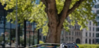 Μια φορητή κονσόλα Mac mini με οθόνη αφής και μπαταρία gaming
