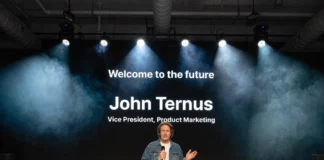 Ο John Ternus αποκαλύπτει τα νέα προϊόντα Apple για το 2026