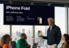 Ο John Ternus παρουσιάζει το iPhone Fold και τη νέα ηγεσία της Apple