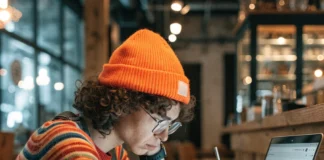 Η κοινότητα fanfiction αντιμετωπίζει διακοπή υπηρεσιών και λάθη ασφαλείας AO3